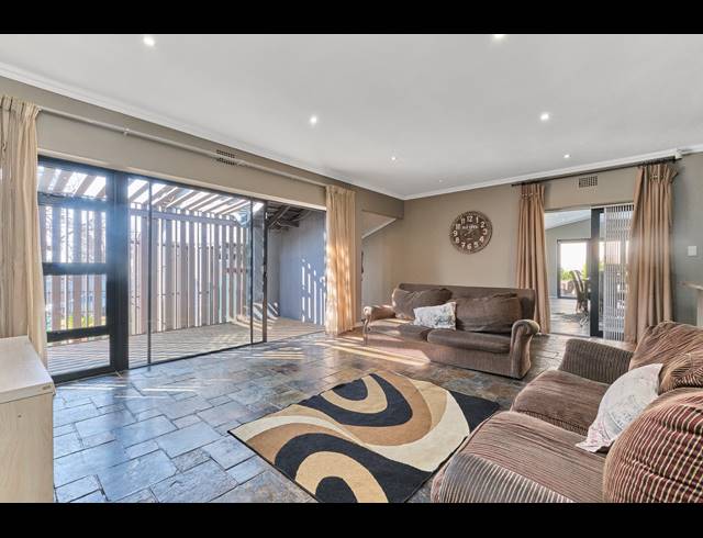4 BEDROOM HOUSE FOR SALE IN WILRO PARK
